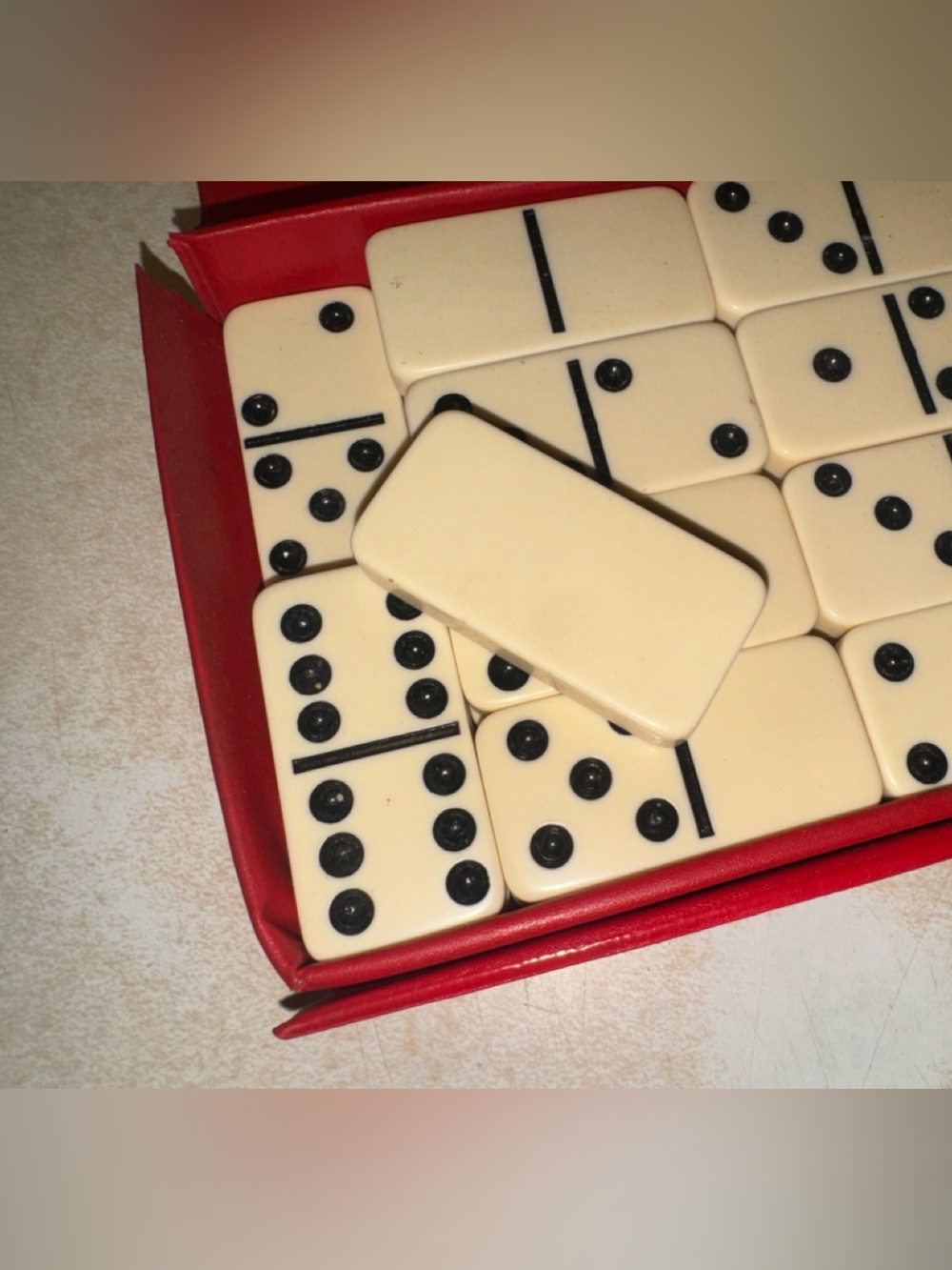 DOMINO by Cardinal Red Game Box - Picture 2 of 4